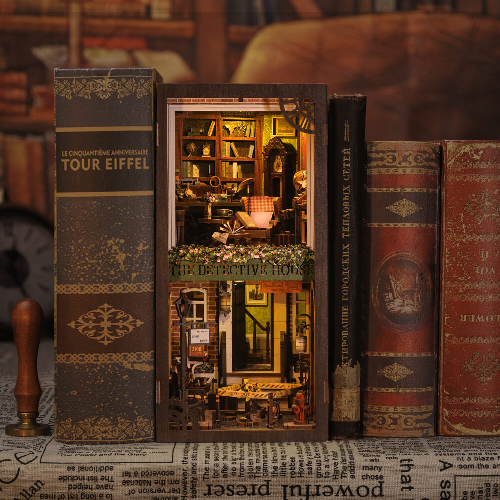 The Detective House - DIY Book Nook Kit